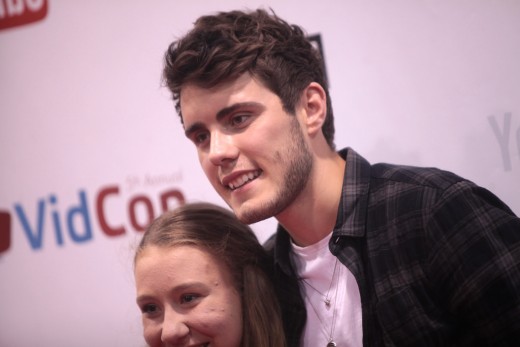 Pointless Blog - Alfie Deyes - internet personality star - with a net worth averaged at Â£2.9 million