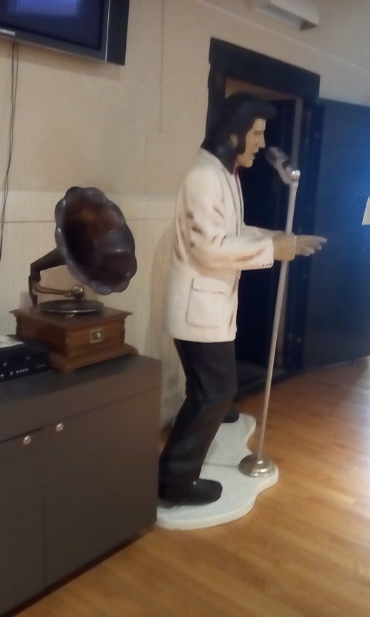 Diorama of Elvis Presley