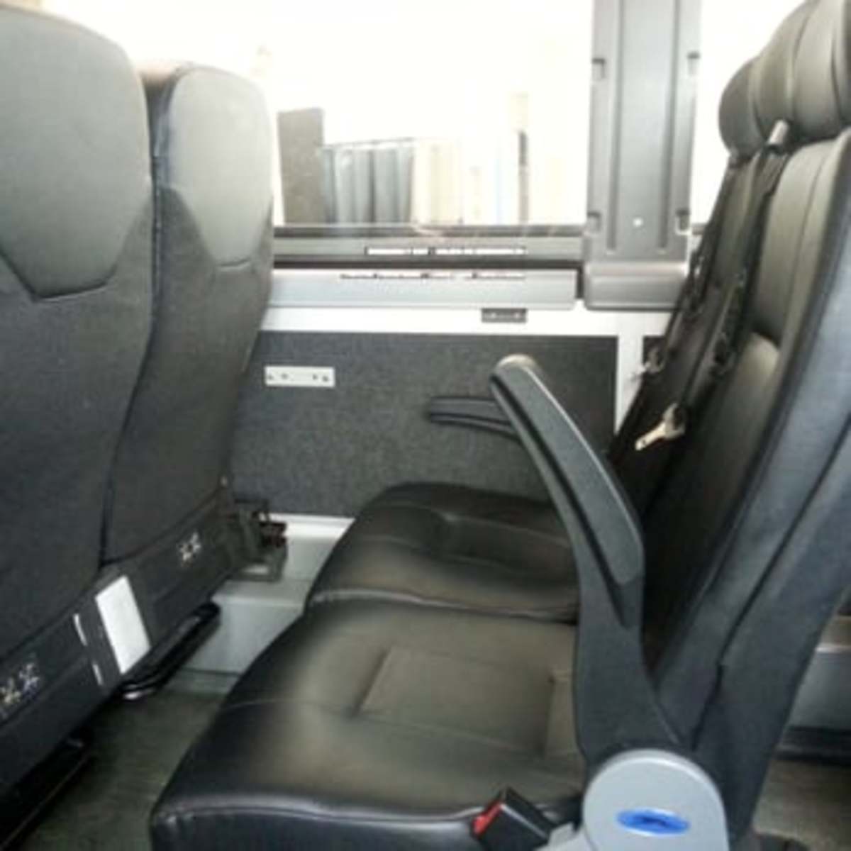 the truth about the power outlets on the greyhound bus | hubpages