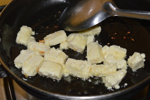 Step eight: Saute paneer cubes and add it to the pan. Gently mix the curry. Now the delicious curry is ready to serve!