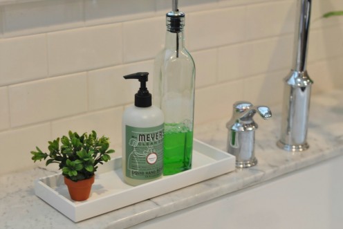 Keeping your bathroom arranged gives it a tidy appearance