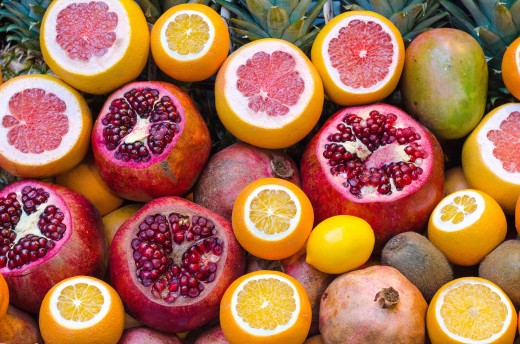 Vitamin C Foods: Vitamin C Benefits, Foods High in Vitamin C | Gold Kiwi Fruit (105.4 mg of vitamin per 100 gr), Orange (50 mg), Lemon (40 mg), Grapefruit (30 mg)