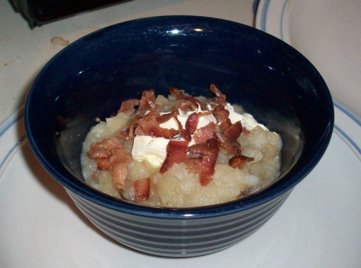 Himmel und erde is a delicious dish sort of like mashed potatoes with bacon.