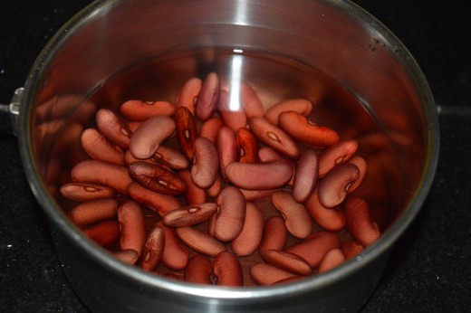 Wash kidney beans. Soak it in fresh water overnight.