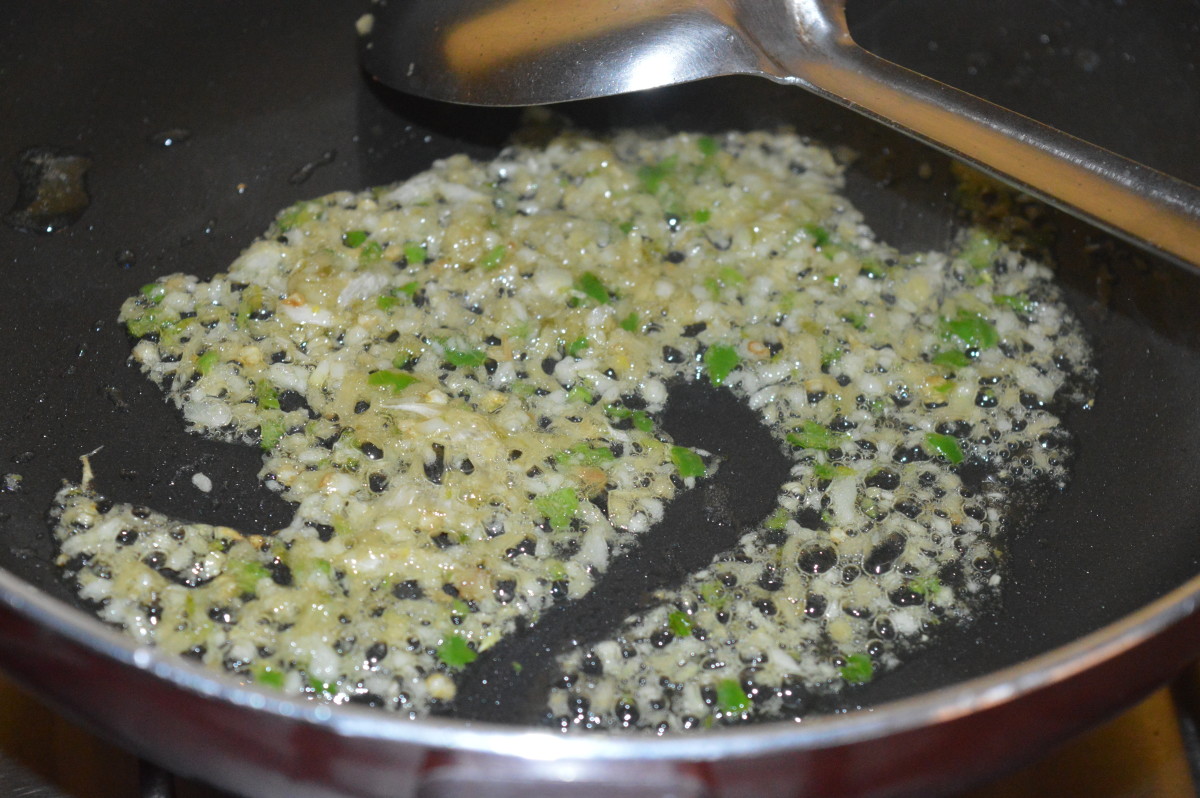 Step three: Saute ginger-garlic-green chili paste in oil.