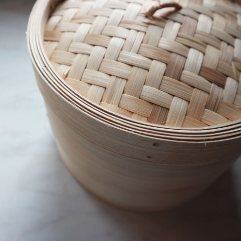 How to Use a Bamboo Steamer How to Use a Bamboo Steamer