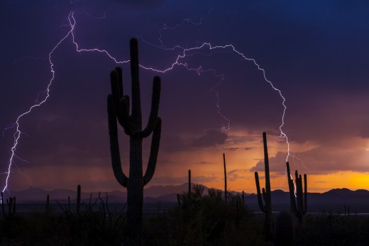 A desert lightning storm during the Arizona Monsoon season.
