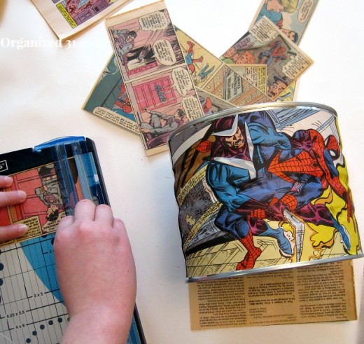 Showing the process of making the comic tin can craft