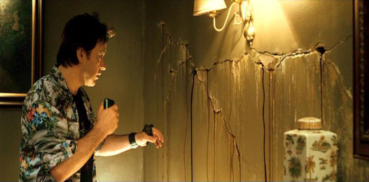 Scene From Stephen King's 1408, The Terrifying Tale of a Haunted Room at the Fictional Dolphin Hotel, Starring John Cusack and Samuel L. Jackson