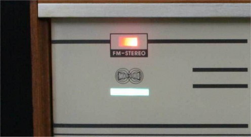 FM stereo indicator activated when the receiver detects the 19 kHz pilot.