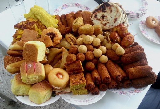 An assortment of Hedhikaa (Maldivian short eats)