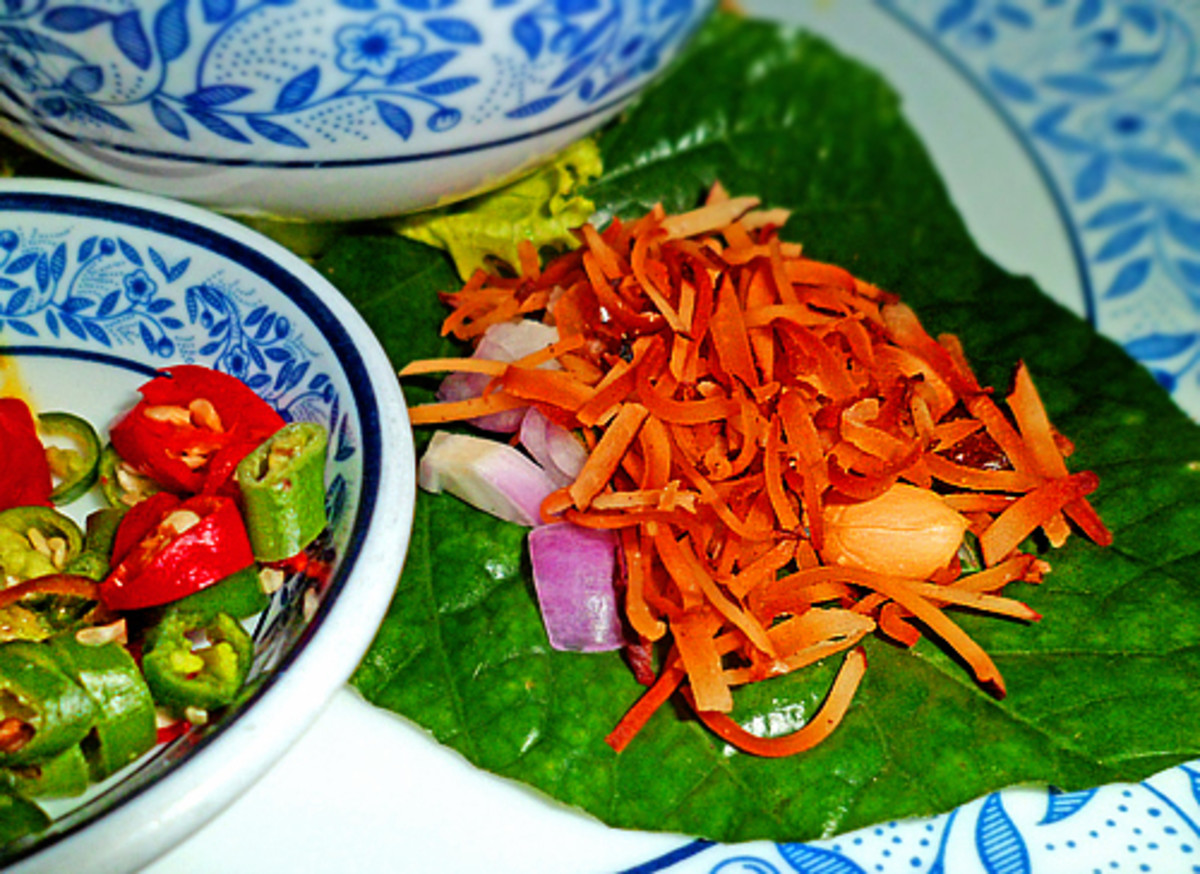 Thai appetizer Mieng Khum at Cabbages & Condoms.