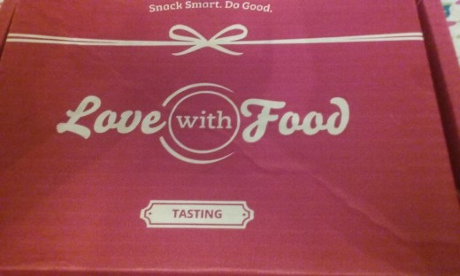 With a cute bow design, the Love With Food subscription snack box truly makes one feel like he or she is opening a gift. The nice packaging is a sweet and special touch.