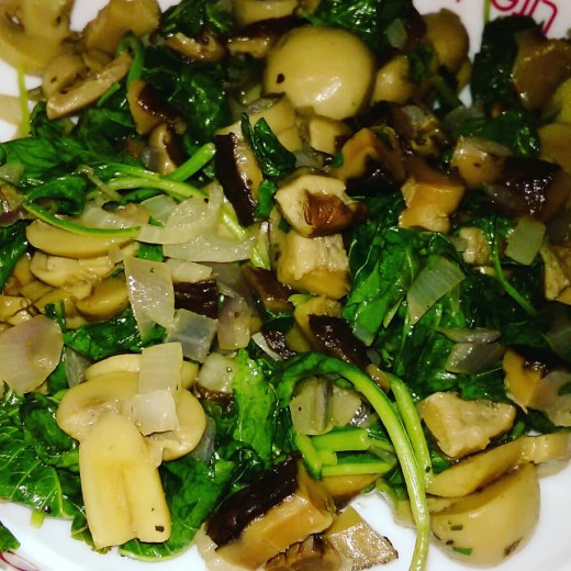 Button mushroom  combined with Spinach