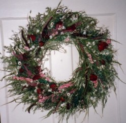 How to make a beautiful floral wreath