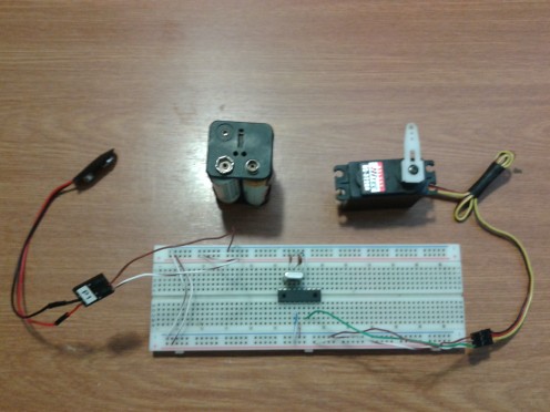 PIC16F84A, example with a servo