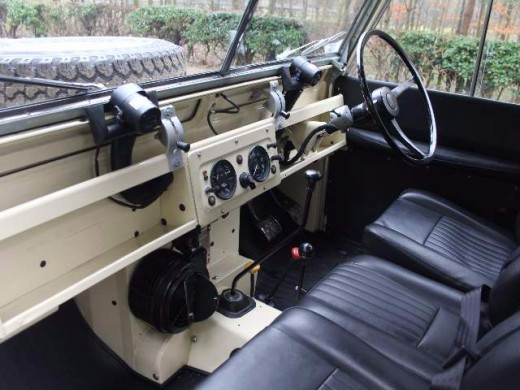 The Series IIA dashboard was pretty basic but it made for enjoyable driving without distractions: speedometer, fuel gauge. What could be simpler? Mine - a 2.25 petrol version - got the family and me to the tops of the Dales and Moors with ease.,