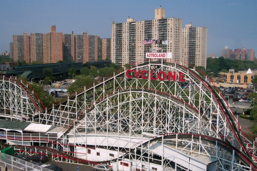 Cyclone roller coaster, New York