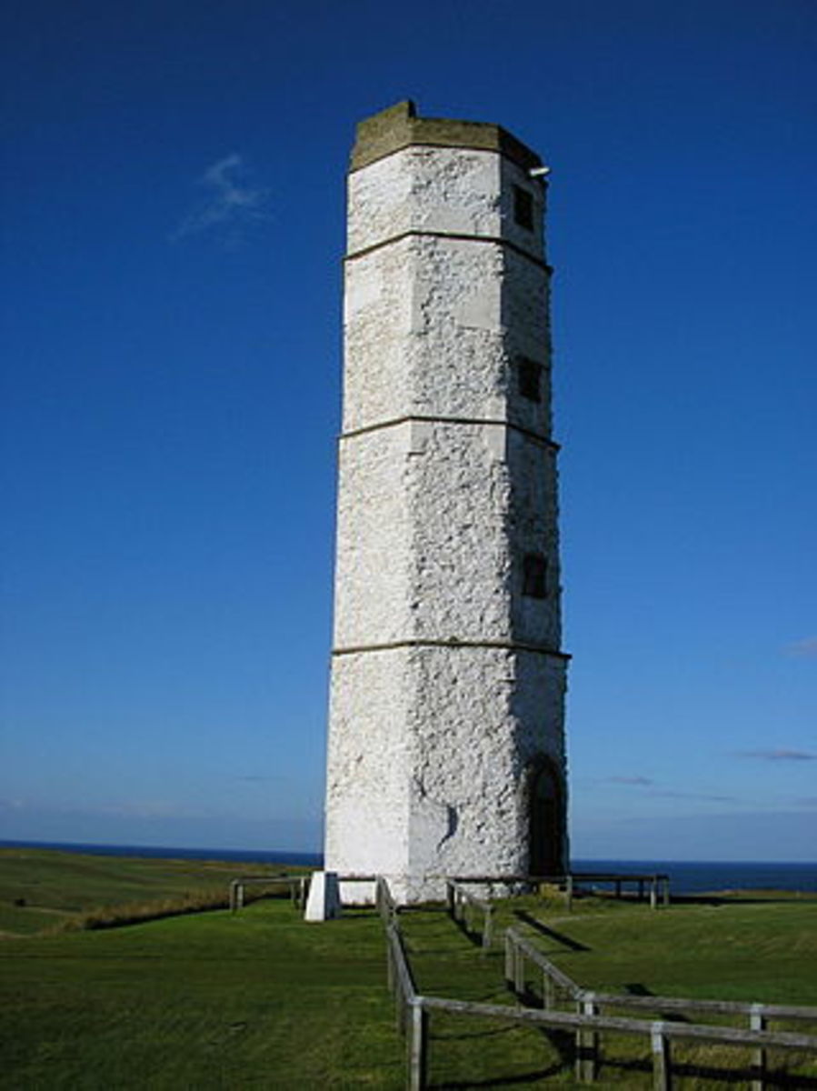 A photo of the chalk tower at Flamborough Head first completed in 1669 which served as the original lighthouse.
