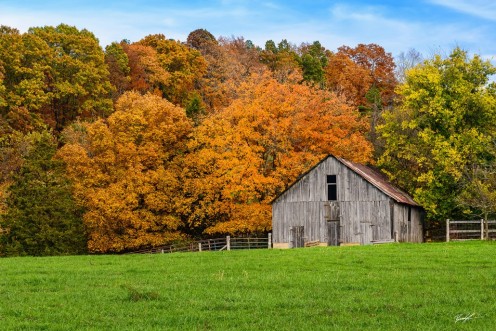A typical rural scene like in the Oak Creek valley
