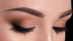 How to Apply False Lashes