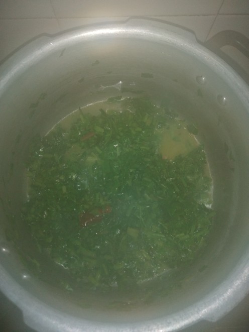 Add finely chopped spinach, saute for some seconds.