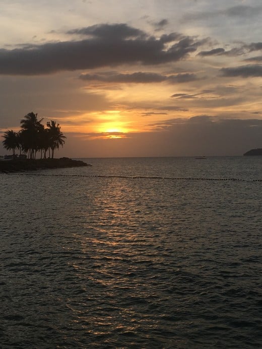 I took this picture during sunset at Pacific Sutera Habour, Sabah on 17th January 2019. I was in a good mood and having fun with my family but there was that slight bit of down moment as the sun went down that day...I missed mum and daddy very much!