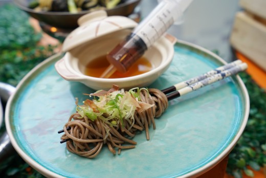 Chilled Soba Noodle with Scallion and Leek