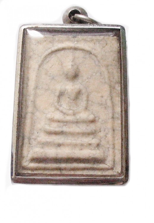 Protection with Luang Phor Khan amulet