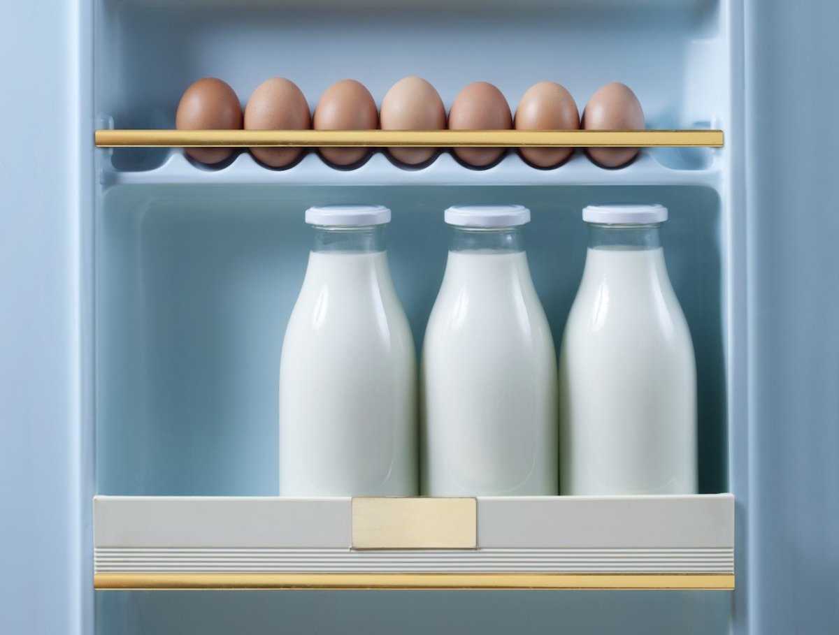 Don't Store Eggs and Milk on Your Refrigerator Door CalorieBee