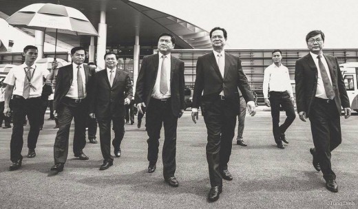 Prime Minister Nguyen Tan Dung and former Chairman of PVN Dinh La Thang and some government officials.