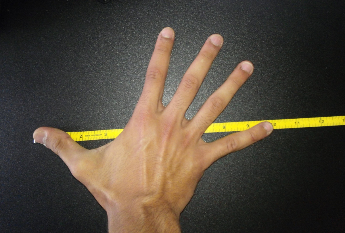 17 Nfl Quarterbacks With The Largest Hand Sizes Howtheyplay