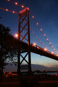 The Detroit Bridge Controversy: an American Political Showdown