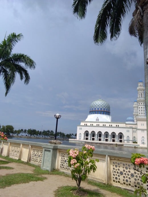 This is often referred or known as the famous floating mosque or the blue mosque. Lovely angles of this beautiful mosque can be taken depending on the lighting and hues of the sky.