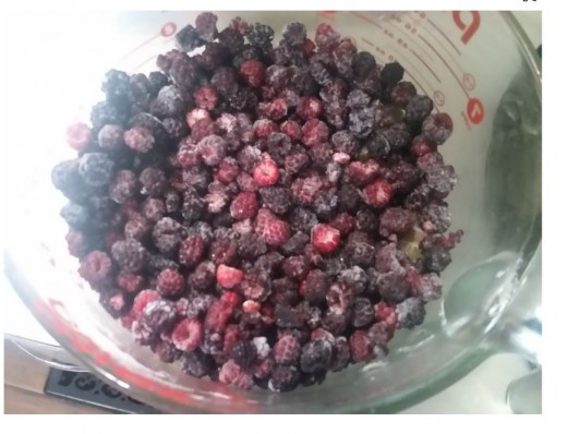 4 cups of fruit. I used frozen black raspberries and frozen cut rhubarb