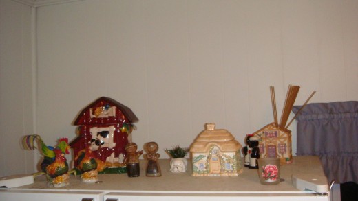 Country setting on top of the fridge!