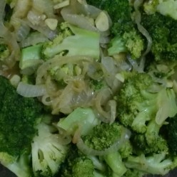 The Indian Autoimmune Paleo Kitchen: Part 2 – Recipe: Onion Broccoli