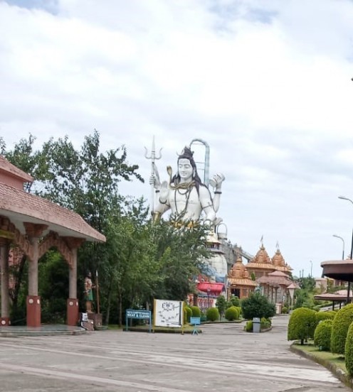 Replica of 4 Dhams (Hindu pilgrimage centers) and a high statue of Lord Shiva in the sitting position