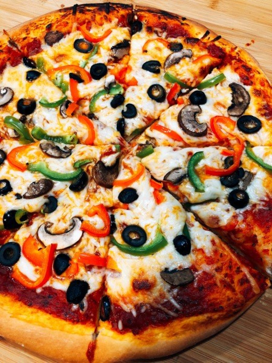 Quick Homemade Veggie Pizza Recipe | Delishably