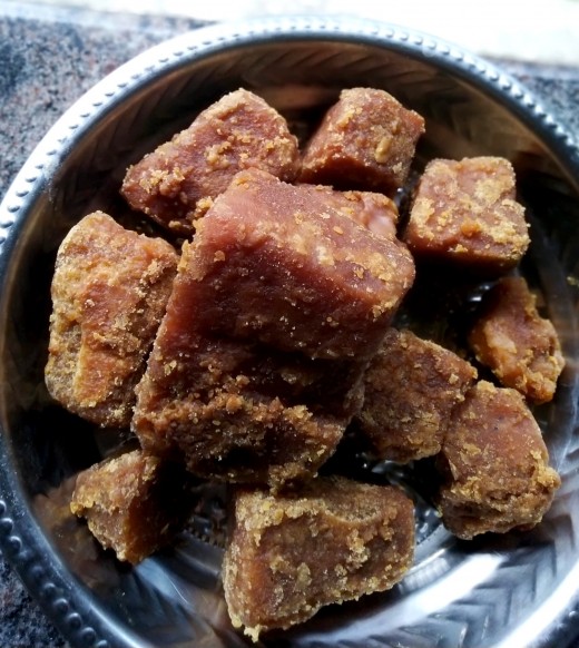 Jaggery pieces