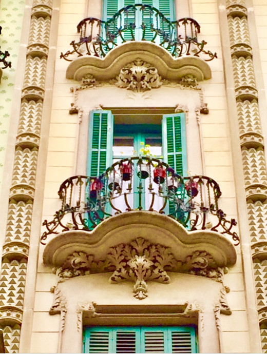 Colorful and beautifully decorated facades in Barcelona as an example of El Modernismo. Nature was an important source of inspiration.