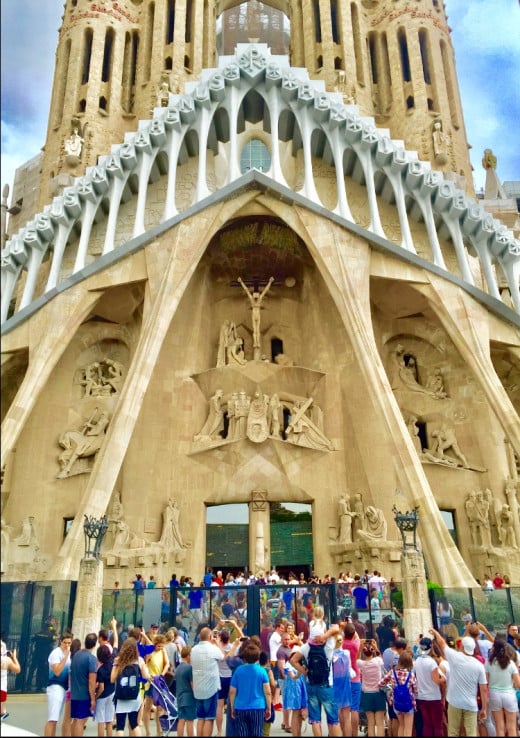 In Catalonia, Art Nouveau got its own expression with El Modernismo. In the architecture of La Sagrada familia in Barcelona, the Catalan architect Antoni Gaudi expressed his individuality and version of El Modernismo.