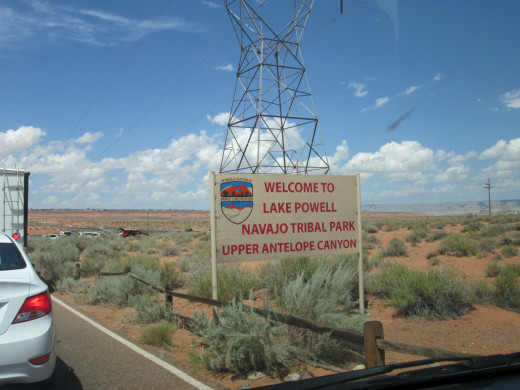 road sign leading to parking area for Antelope Canyon