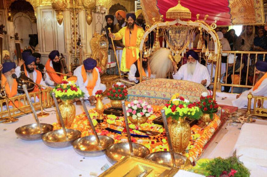 Inside the Guru Nanak's Tomb