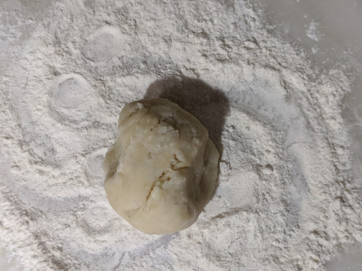 Set ball on flour