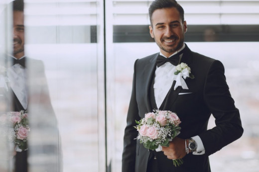 Groom 
