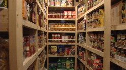 How to Build Your Food Stockpile on a Budget