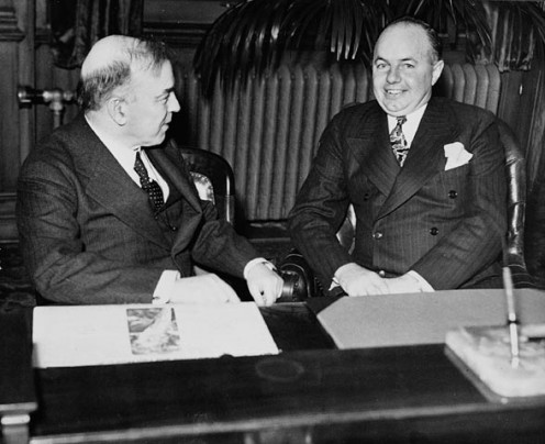 Rt. Hon. W.L. Mackenzie King and Hon. Mitchell F. Hepburn in Mr. Hepburn's office, 1934 (photographer unknown)