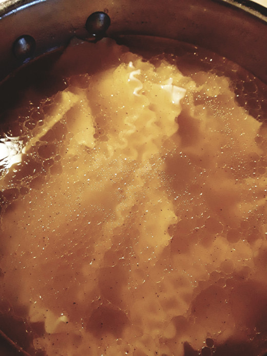 Seasoned water to boil pasta