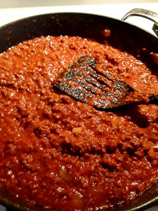Simmering Meat Sauce